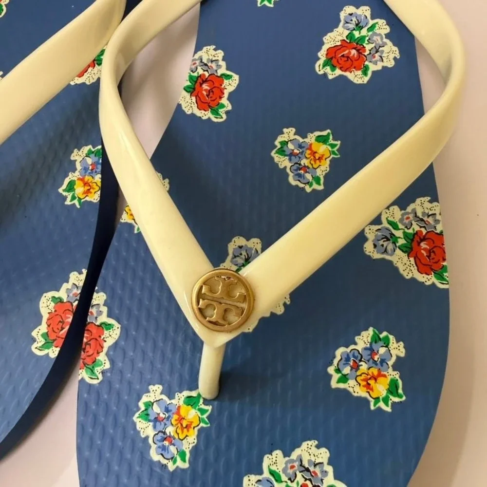 Tory Burch Thin Flip Flops Blue Floral Rubber Sandals Gold Logo Womens 8M